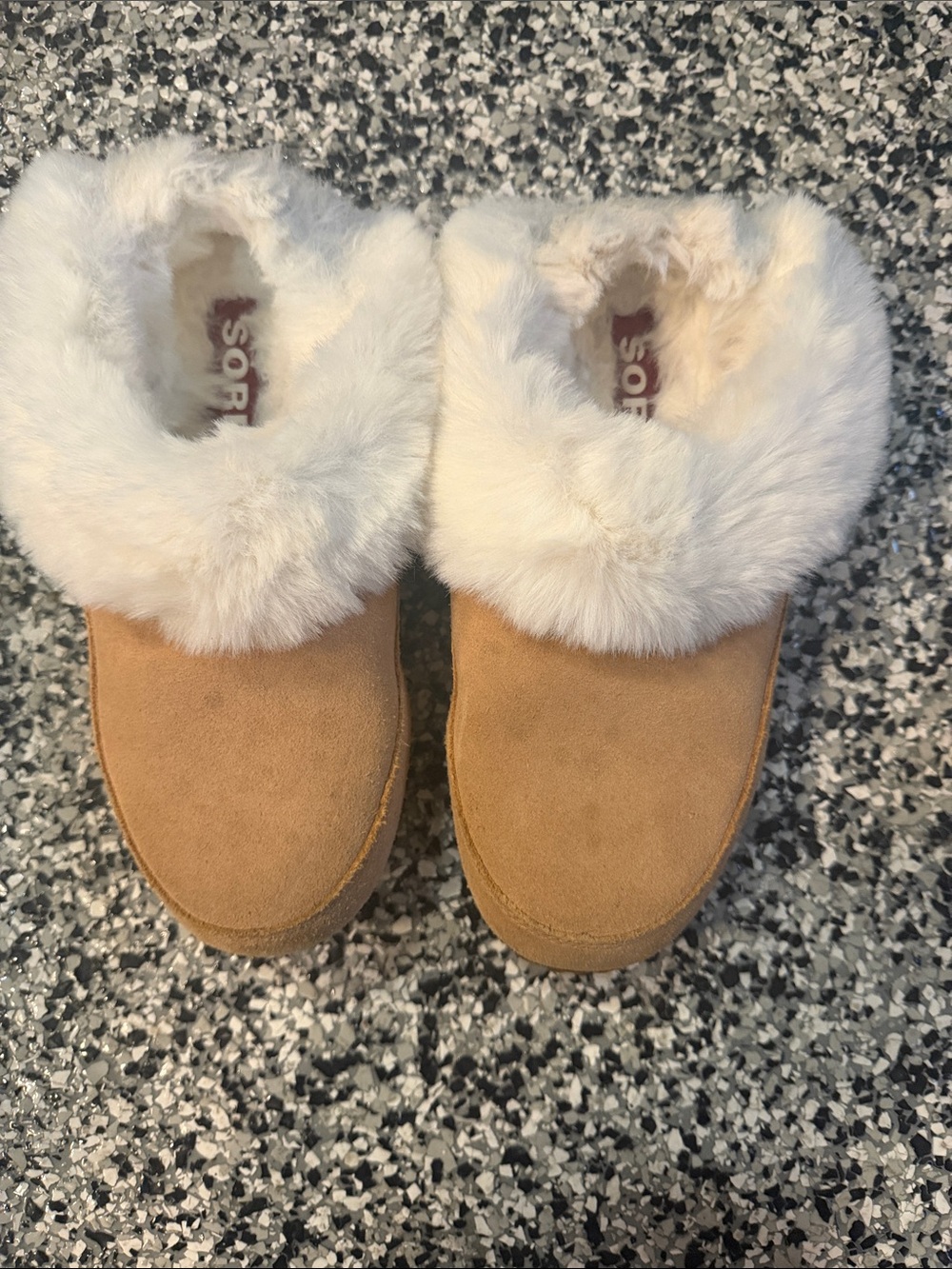 Sorel Women size 7 Chestnut Suede Slip-On with Cream Faux-Fur Cuff
